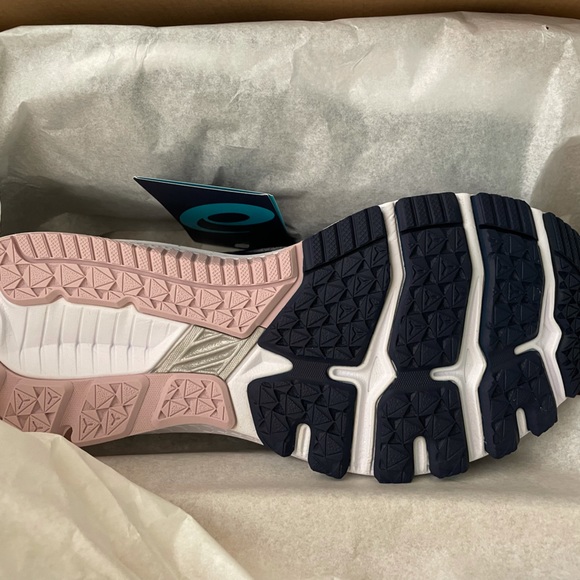 ASICS gt 1000, NIB - Picture 4 of 4